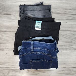 Women's Short Size 19 & 20 & Jeans Size 20 Lot of 3